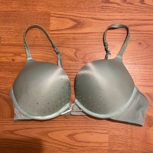 34 B Bombshell VS Bra